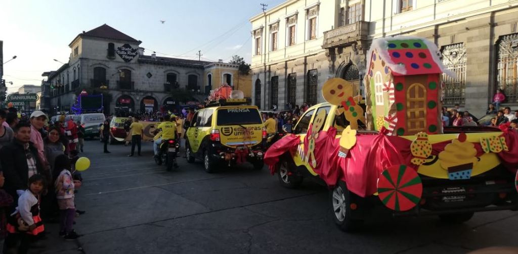 Quetzaltenango época navideña desfile