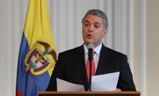 Iván Duque entrega