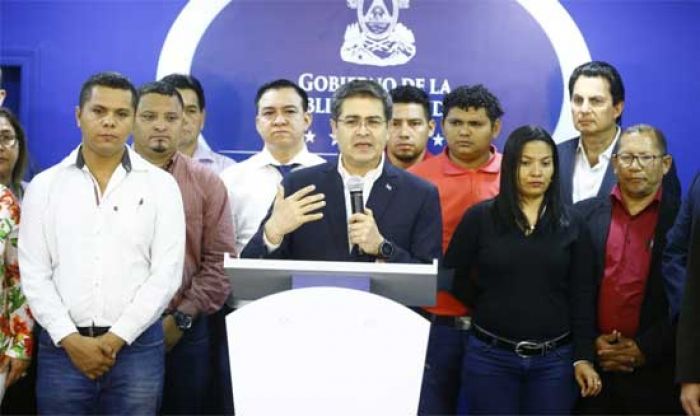 El anuncio, avalado por el Gobierno, fue hecho en cadena nacional de radio y televisión en un acto que encabezó el presidente hondureño, Juan Orlando Hernández