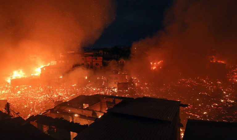 Incendio devora