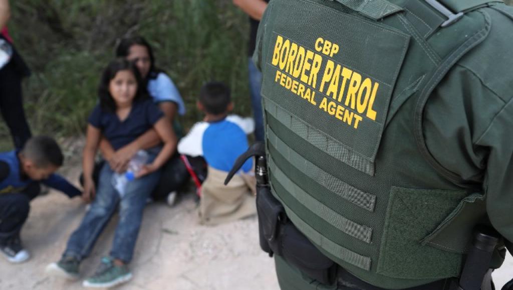 La niña y su padre fueron detenidos el 6 de diciembre al sur de Lordsburg, Nuevo México, con un grupo formado por 163 migrantes...