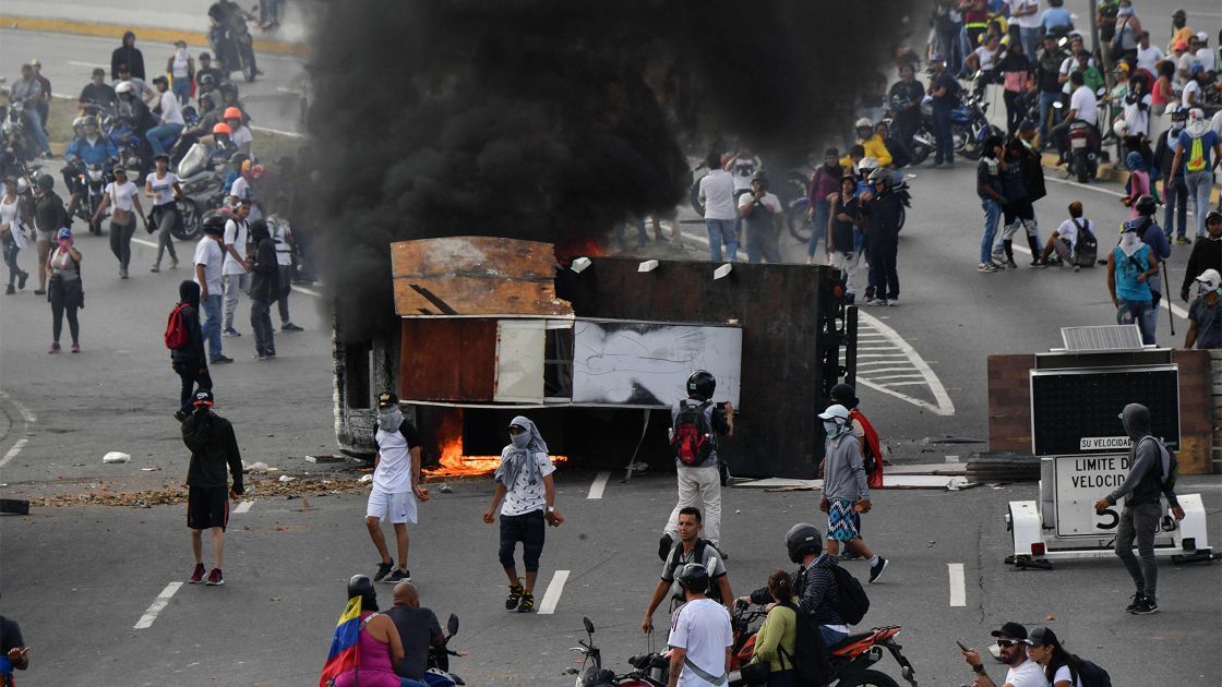 Aumentan a 16 los muertos por disturbios en Venezuela