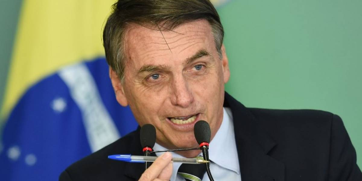 Bolsonaro firma decreto