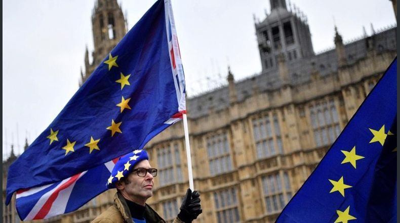 El Parlamento británico rechaza