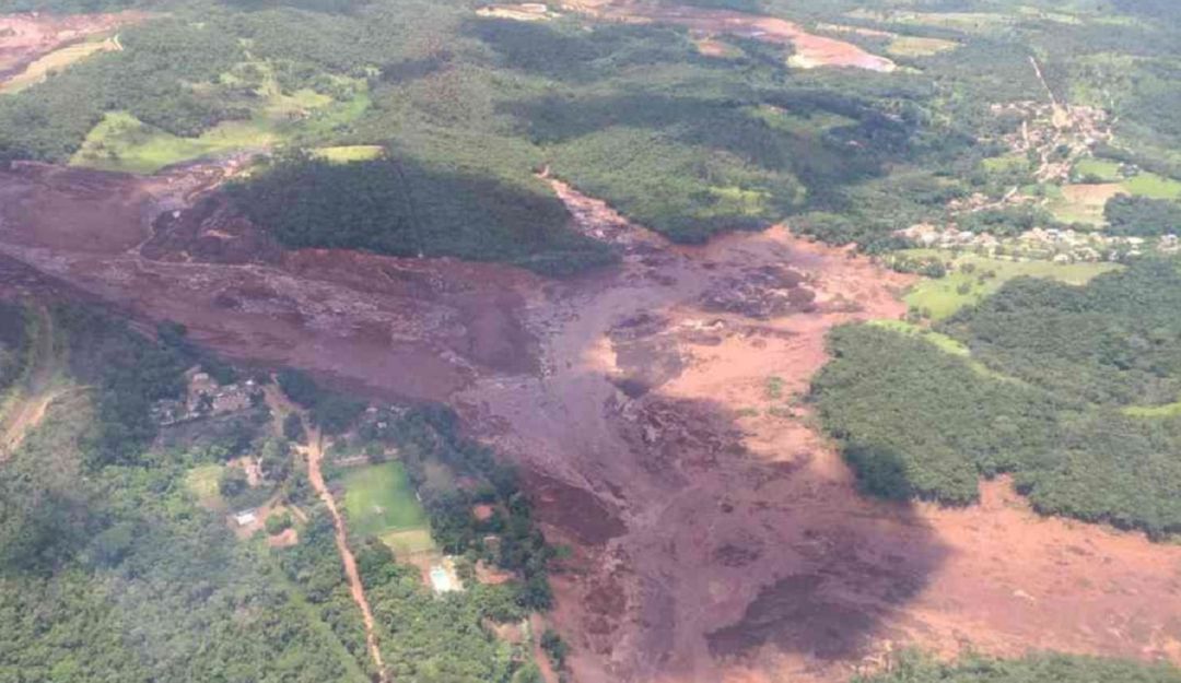 Ruptura de un dique minero en Brasil