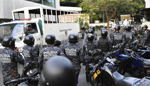 Veintisiete militares detenidos