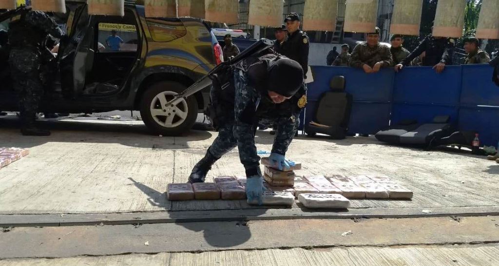 paquetes droga vehículo Retalhuleu San Sebastián