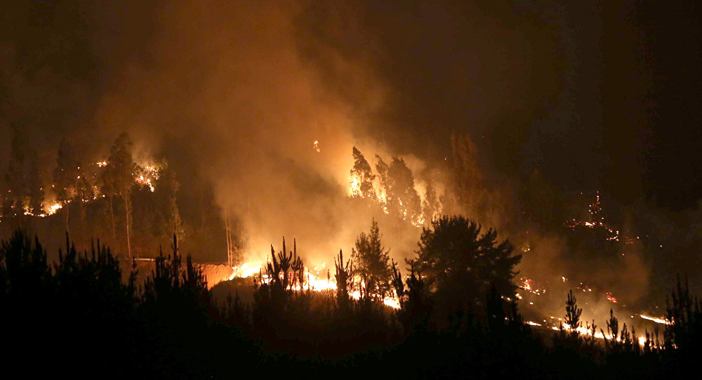 Chile intensifica combate a incendios forestales