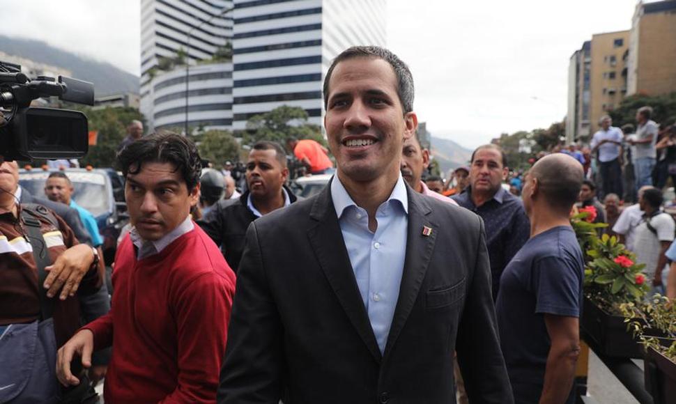 Guaidó parte en caravana a la frontera con Colombia