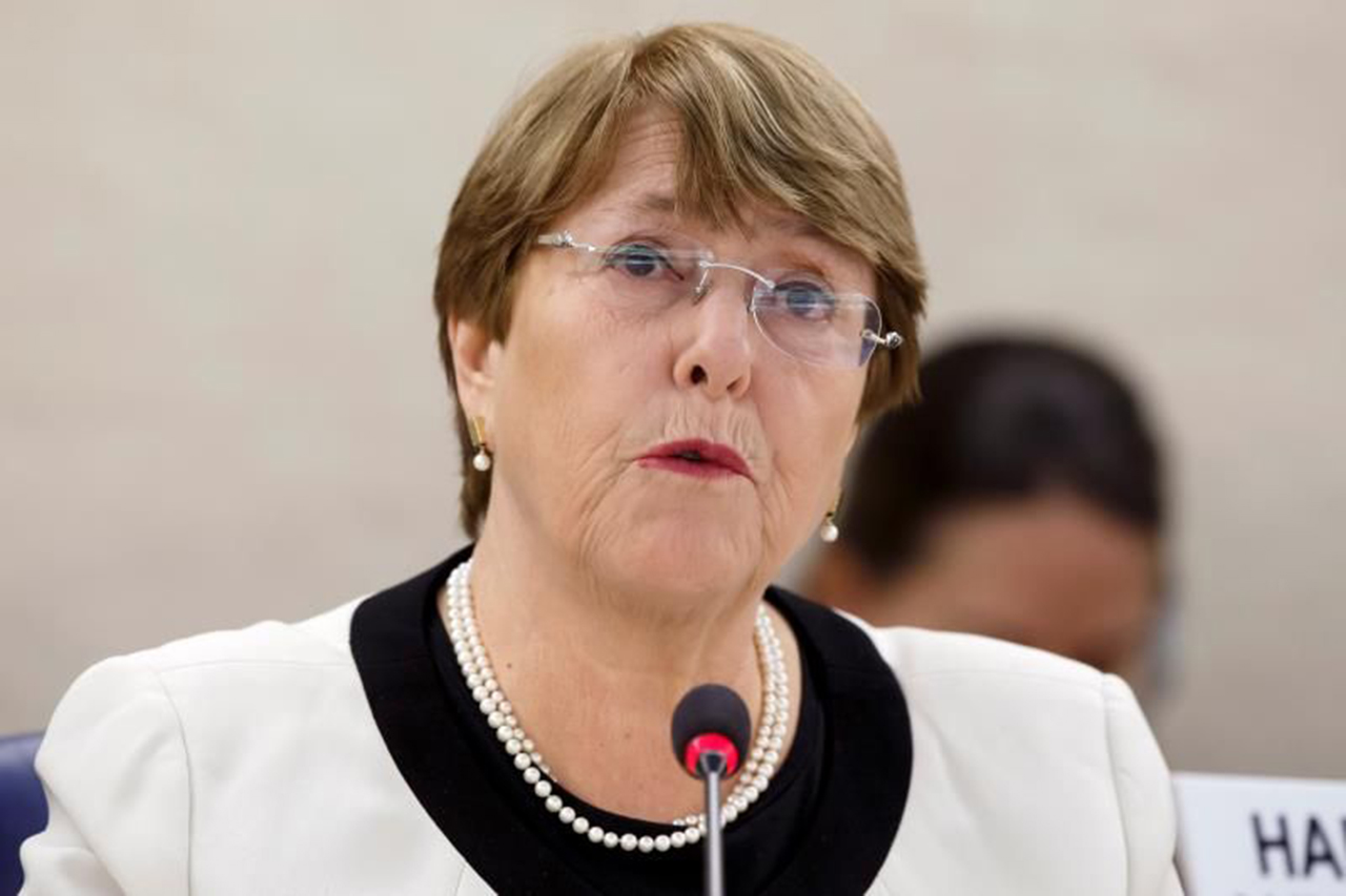 Bachelet pide a Maduro