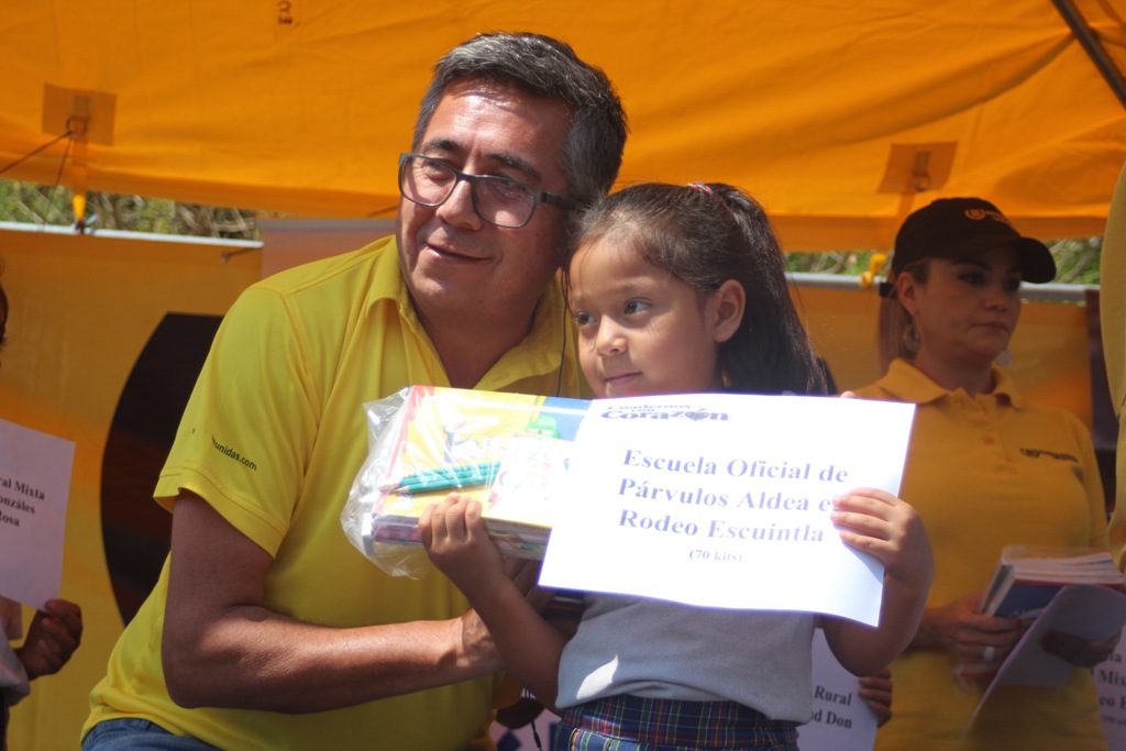 Cuadernos con Corazón Aldea El Rodeo Escuintla