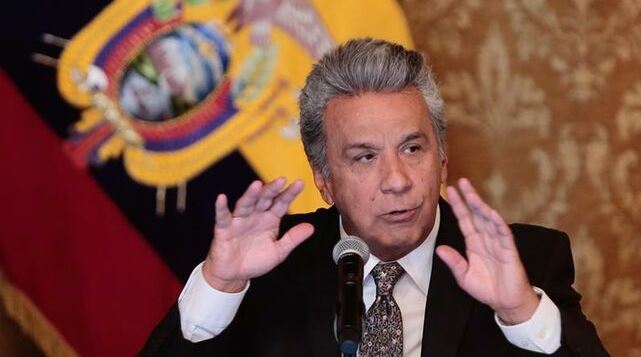 Presidente de Ecuador dice que gobernará con todos los elegidos el domingo