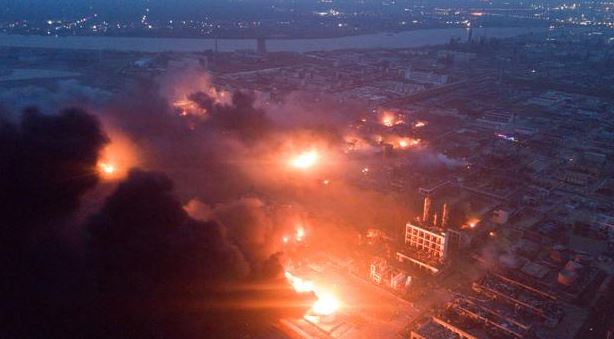 Aumenta a 44 la cifra de muertos por la explosión en planta química en China