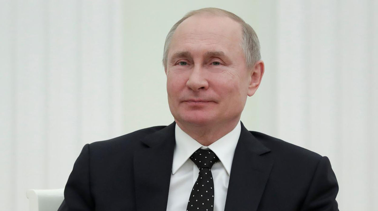 Vladimir Putin firma ley contra noticias falsas