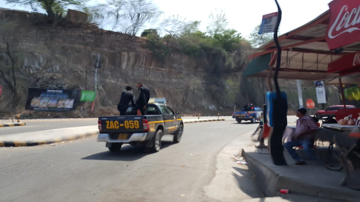 Agentes en San Diego Zacapa.