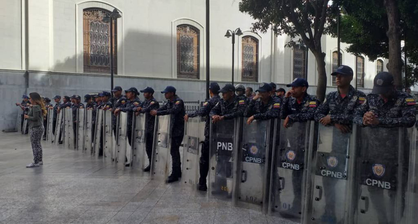 Cierran edificio administrativo de Parlamento venezolano