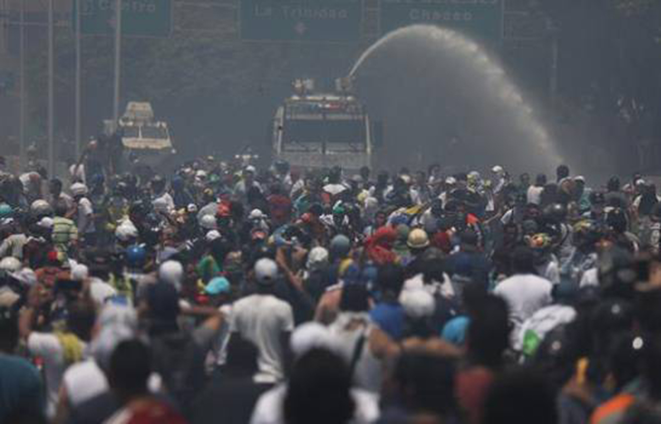 Mueren dos adolescentes durante las protestas en Venezuela