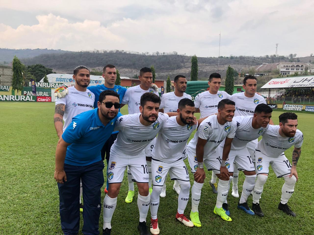 Futbol nacional de luto por la partida de Óscar Sánchez