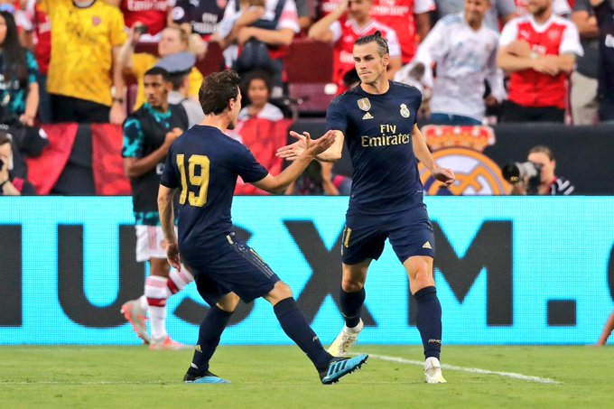 Gareth Bale anota frente al Arsenal