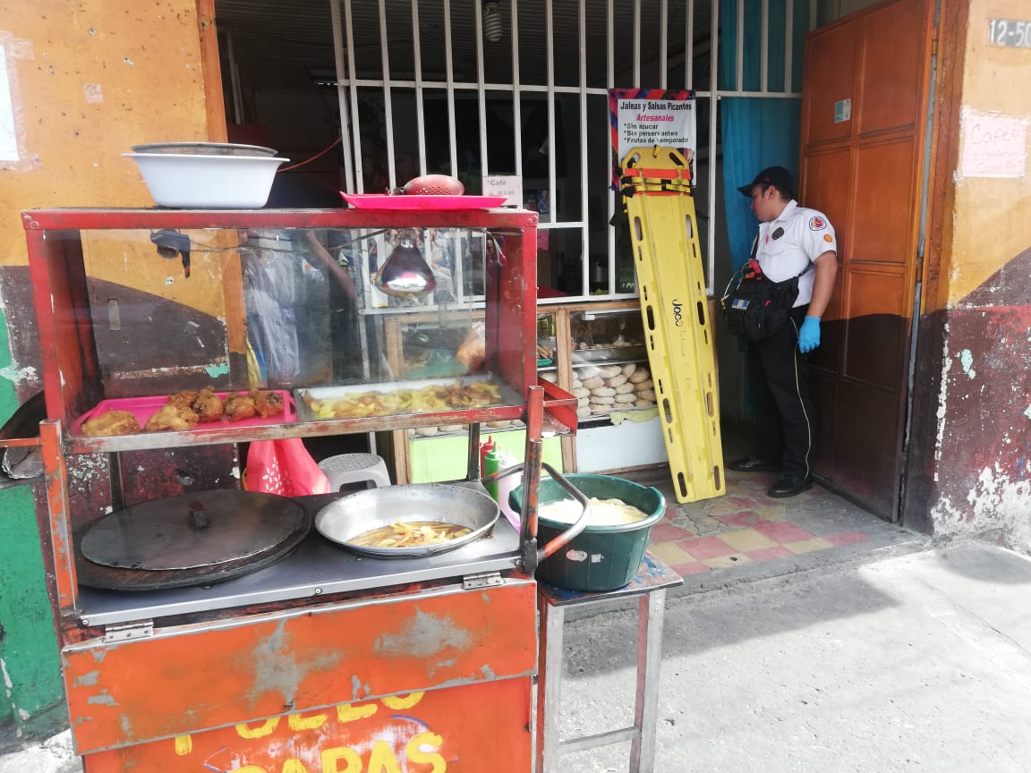 Mujer muere dentro de panadería