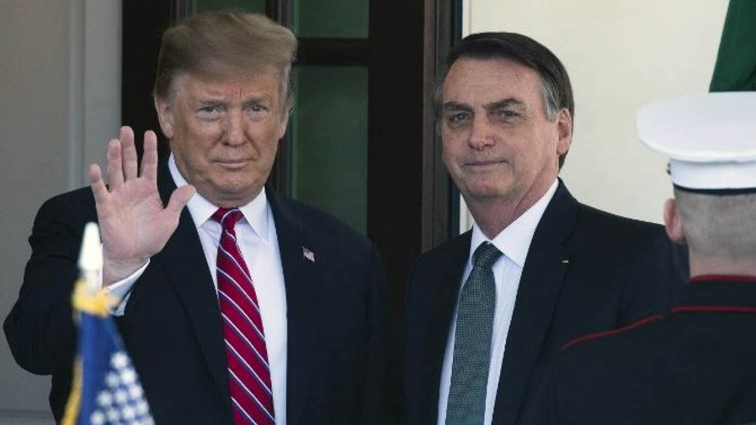 Donald Trump elogia esfuerzos de Jair Bolsonaro por combatir incendios en Amazonía