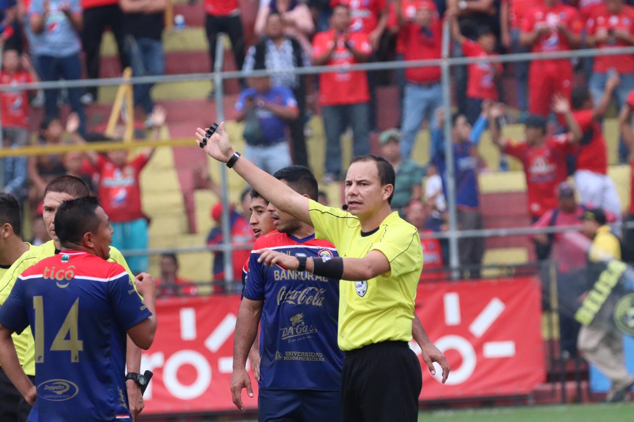 Amber Escobar, árbitro del Municipal vs Xelajú