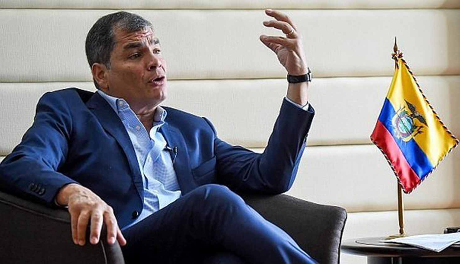 Expresidente Rafael Correa pide adelantar elecciones en Ecuador ante "grave conmoción social"