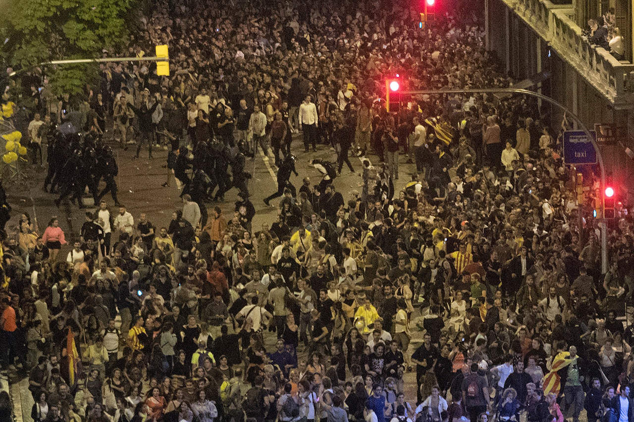 Los independentistas colapsan Barcelona en apoyo a sus líderes presos