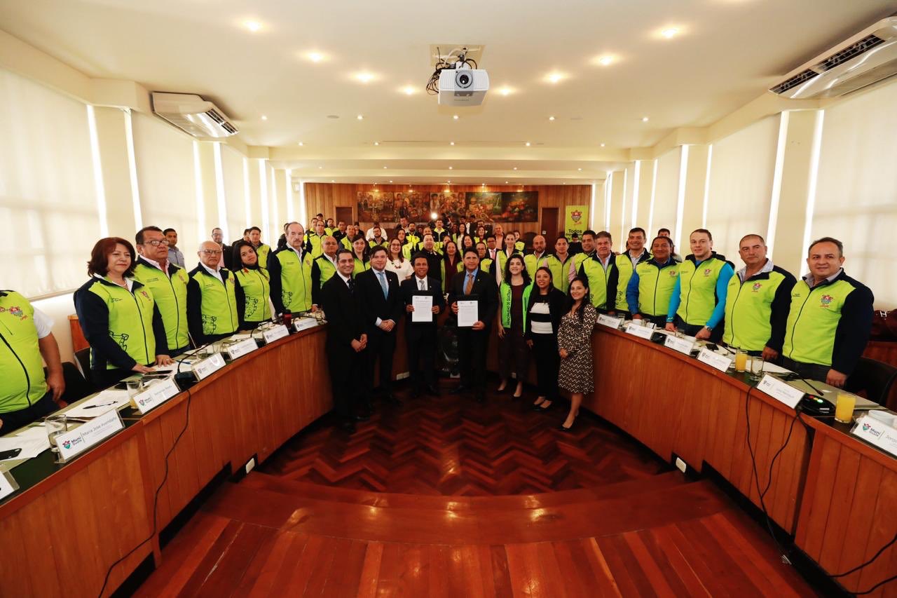 Municipalidad de Guatemala firma convenio con Universidad Da Vinci