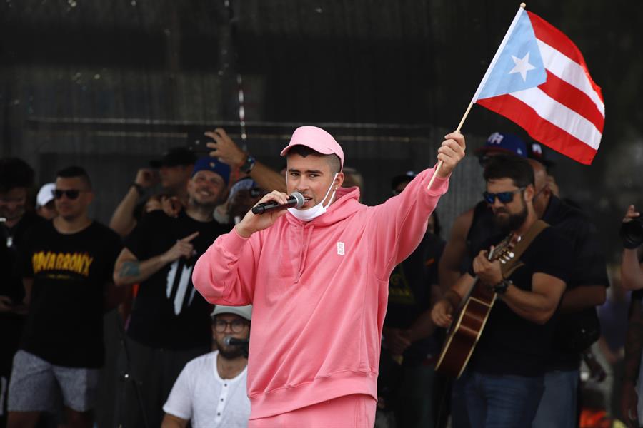 Reguetoneros piden el Nobel de Literatura para Bad Bunny