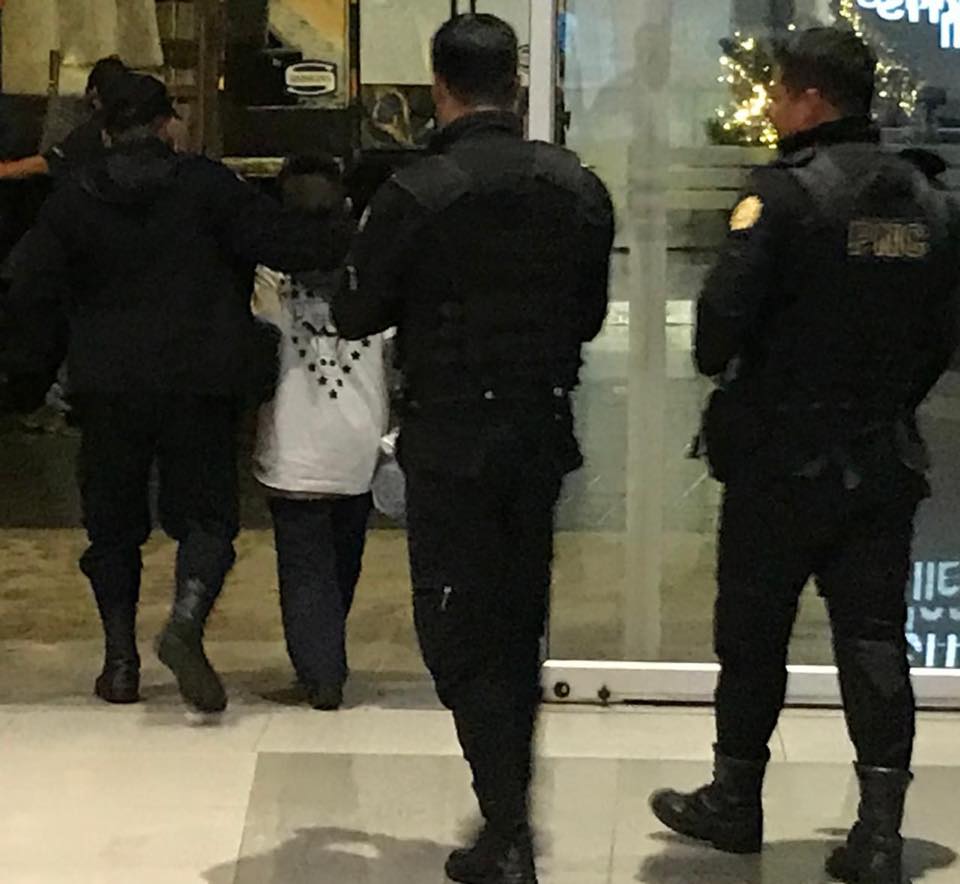 Menor se refugió en centro comercial de Mixco