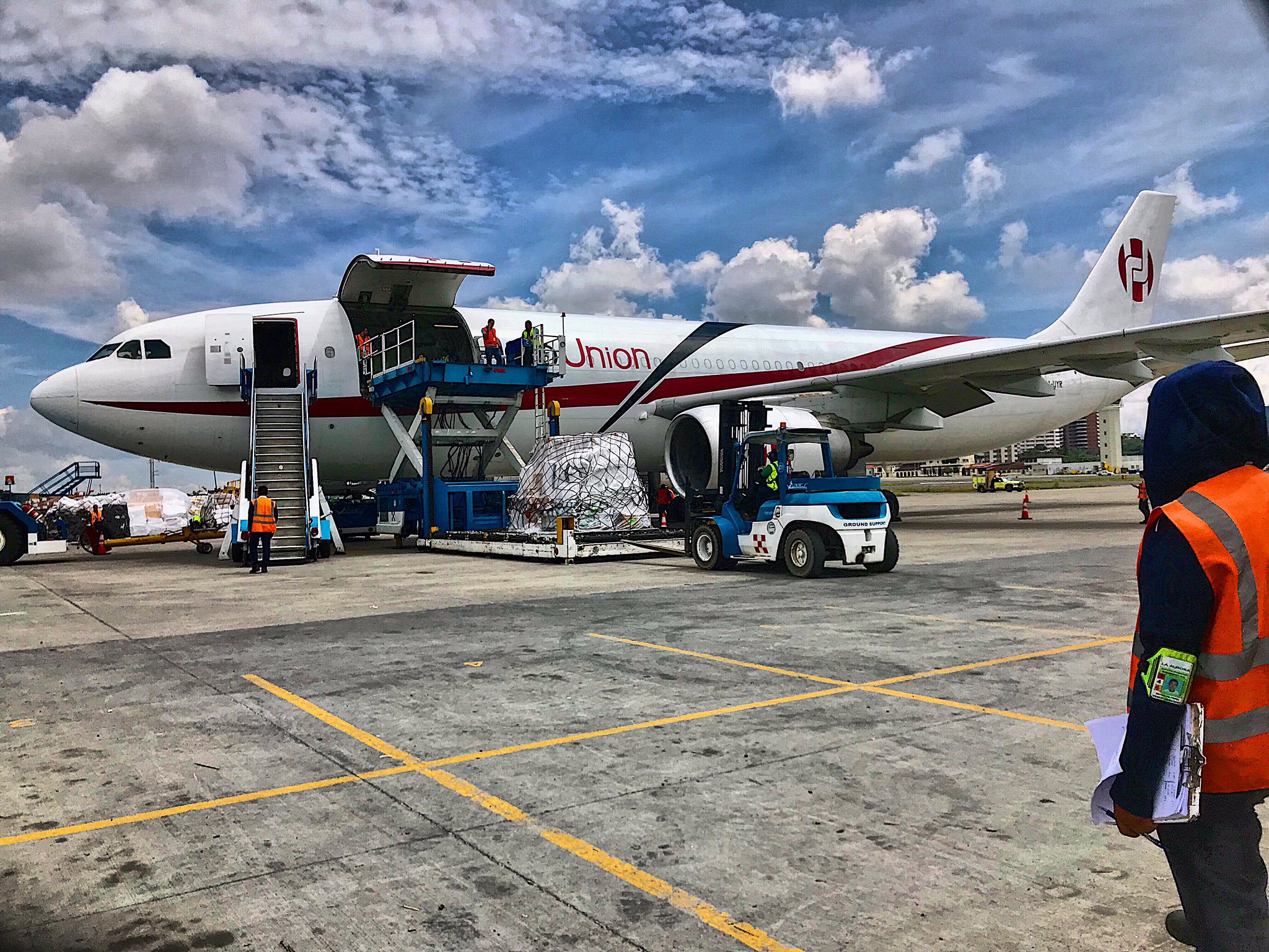 Aviación internacional urge a Guatemala estandarizar cobros tributarios