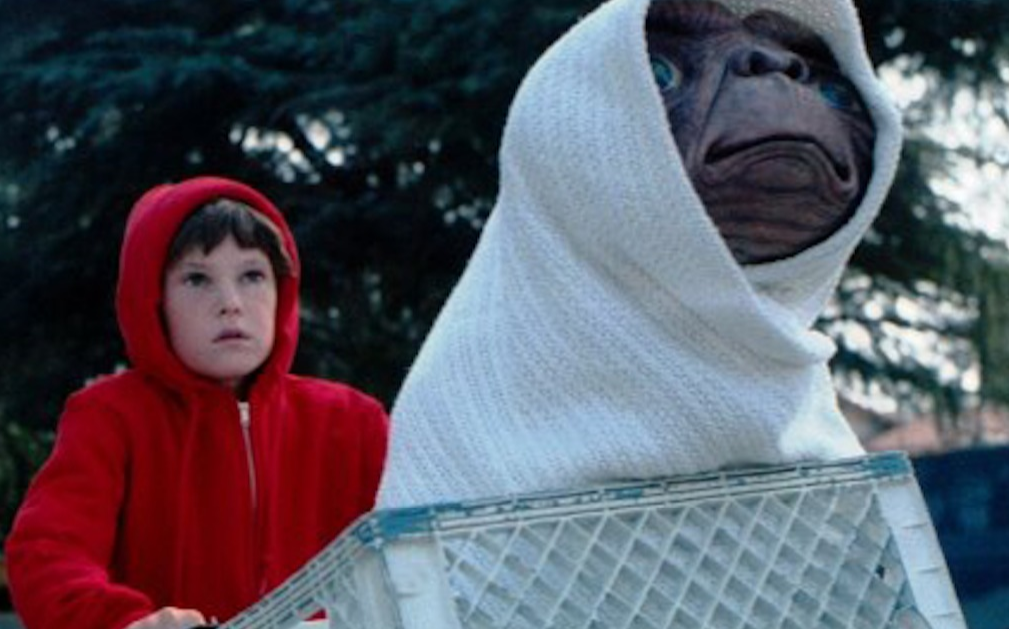 E.T. se vuelve a reencontrar con su amigo Elliot 37 años después