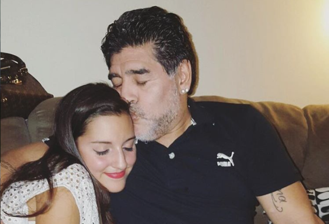 Conozca a la hija de Diego Maradona que modela lencería