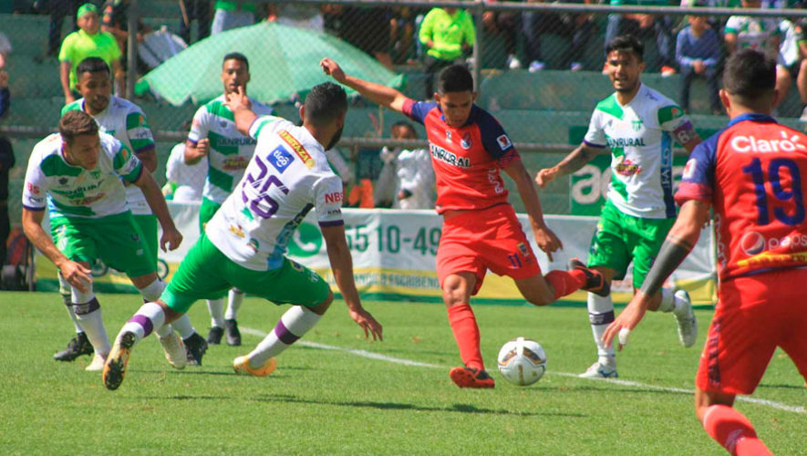 Fotos Municipal: Los rojos visitan al cuadro de Antigua GFC este jueves