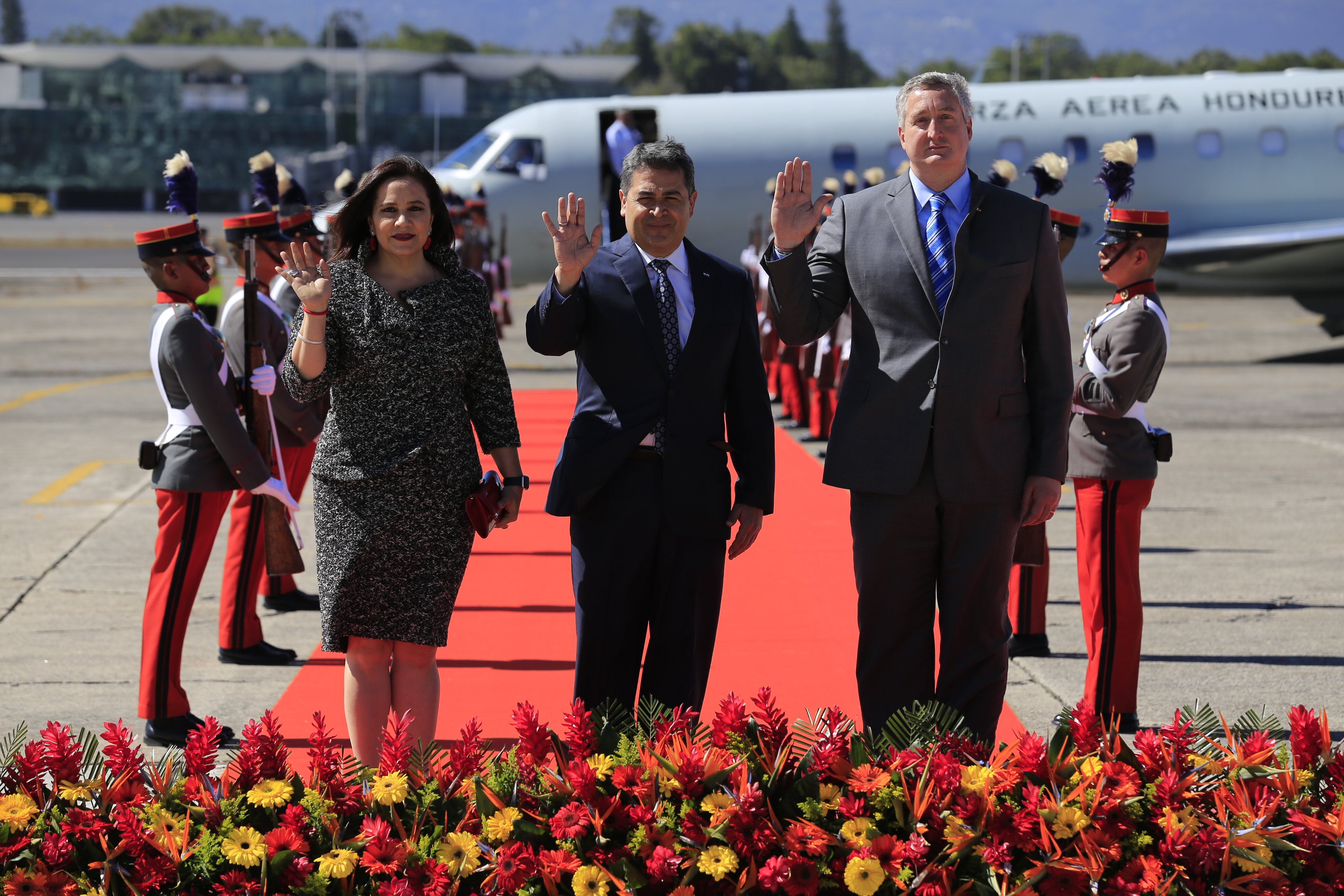 Delegaciones y jefes de Estado arriban al país por transmisión de mando presidencial