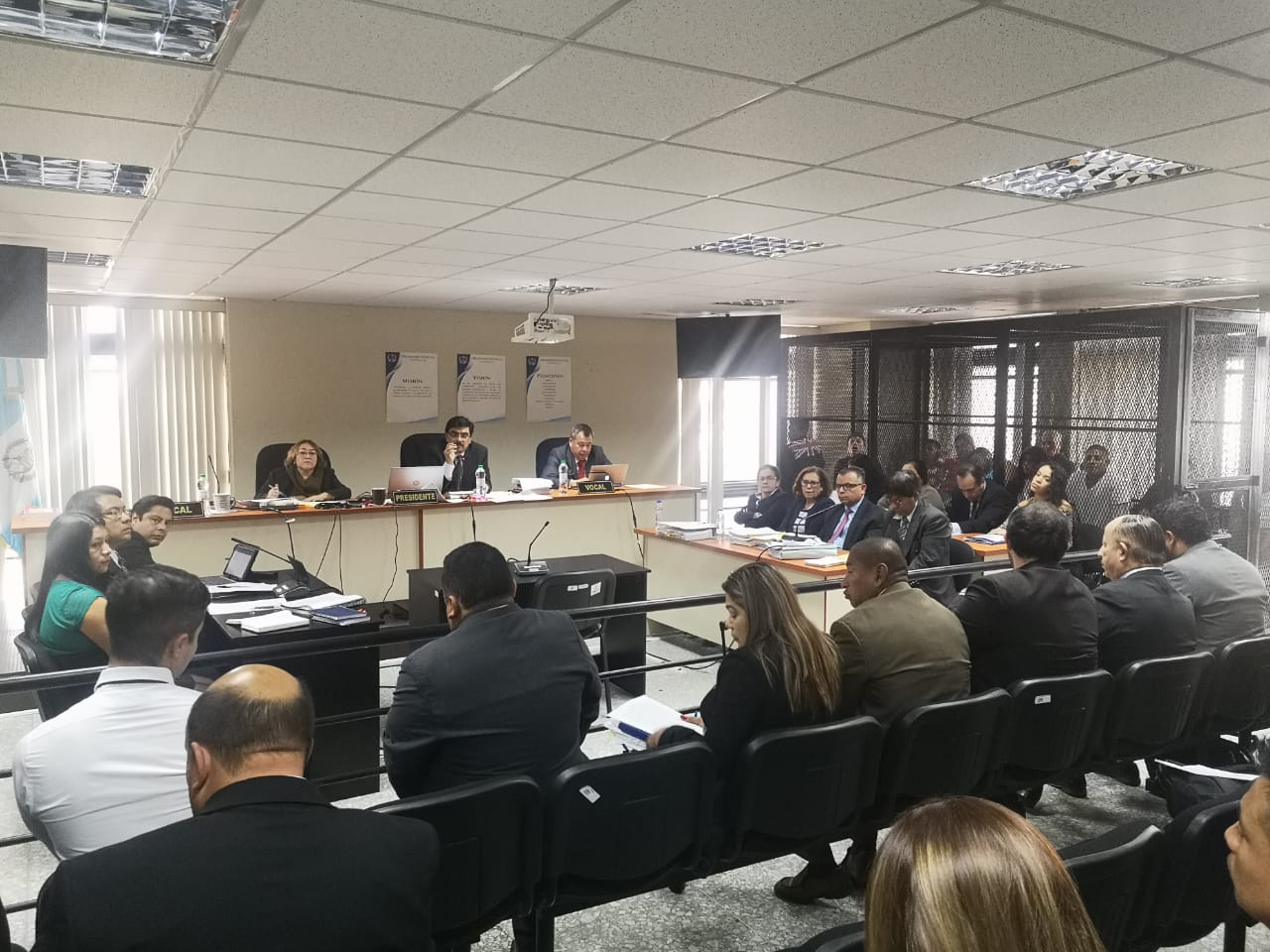 Inicia juicio contra 154 pandilleros señalados de asesinato y extorsión