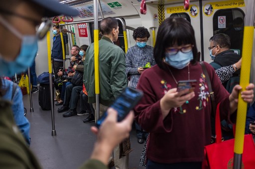 VIDEO: las personas contagiadas se desmaya en la calle por el coronavirus