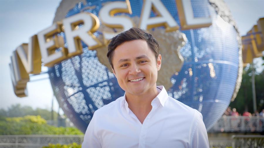 Actor guatemalteco Arturo Castro es la imagen e los Estudios Universal