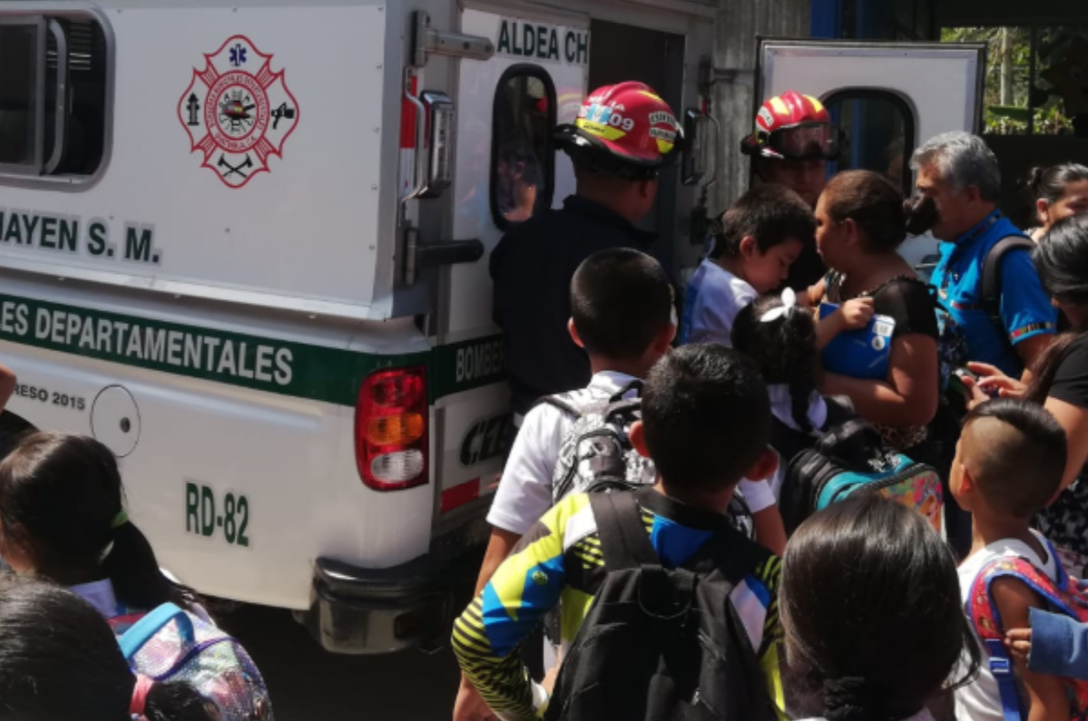 Estudiantes intoxicados por ingesta de refacción en escuela