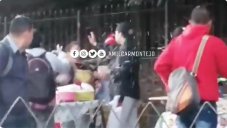 Pelea vendedores de comida en el Obelisco