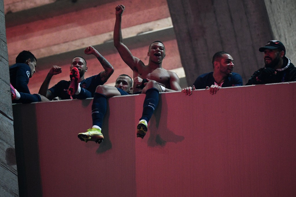 Celebración jugadores del PSG octavos de final Champions