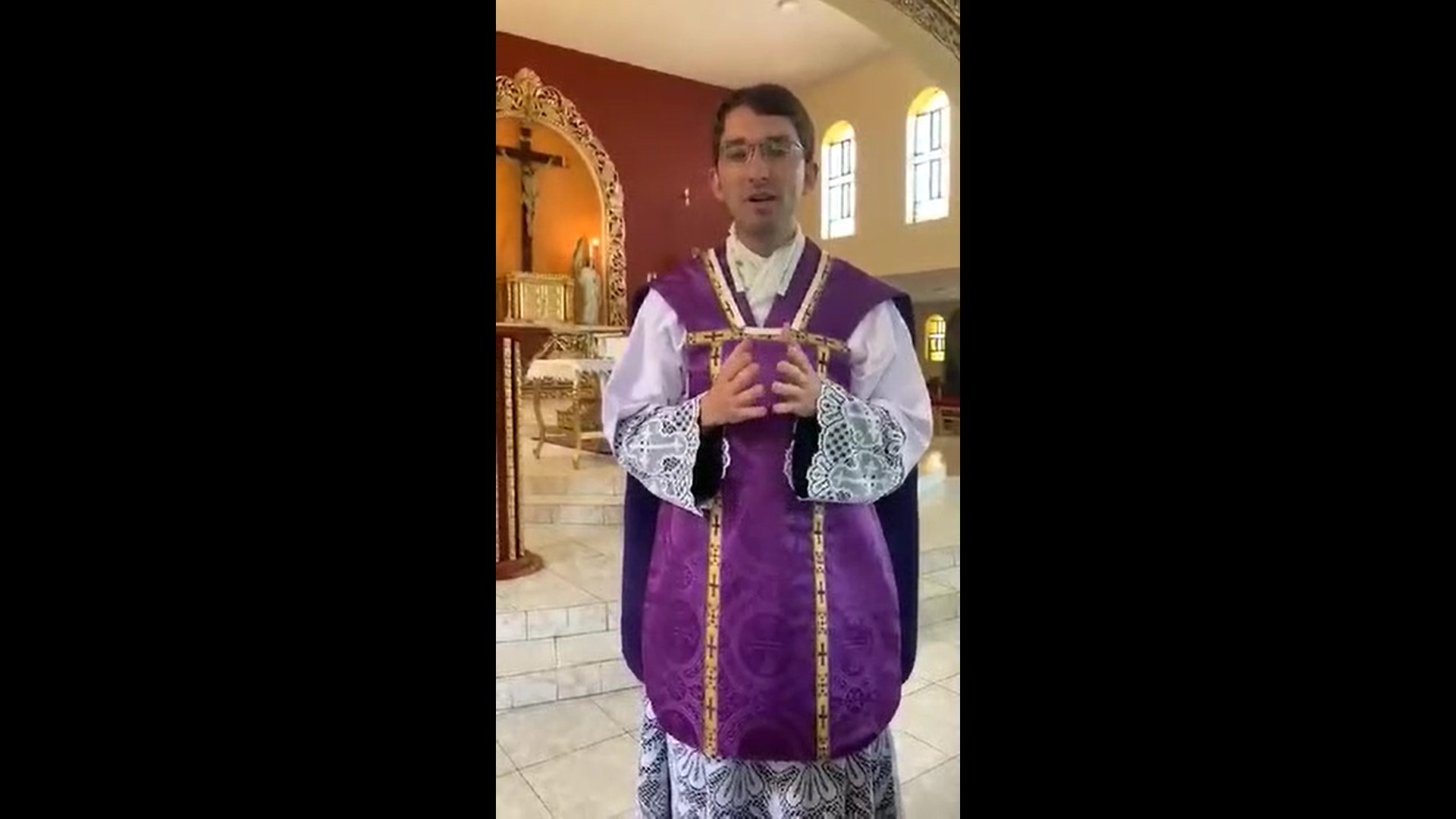 Sacerdote que es sobrino de Giammattei envía saludos desde Perú