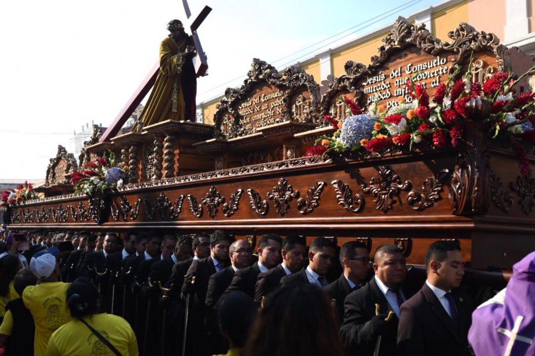 Jesús Nazareno del Consuelo recorre las calles del Centro Histórico