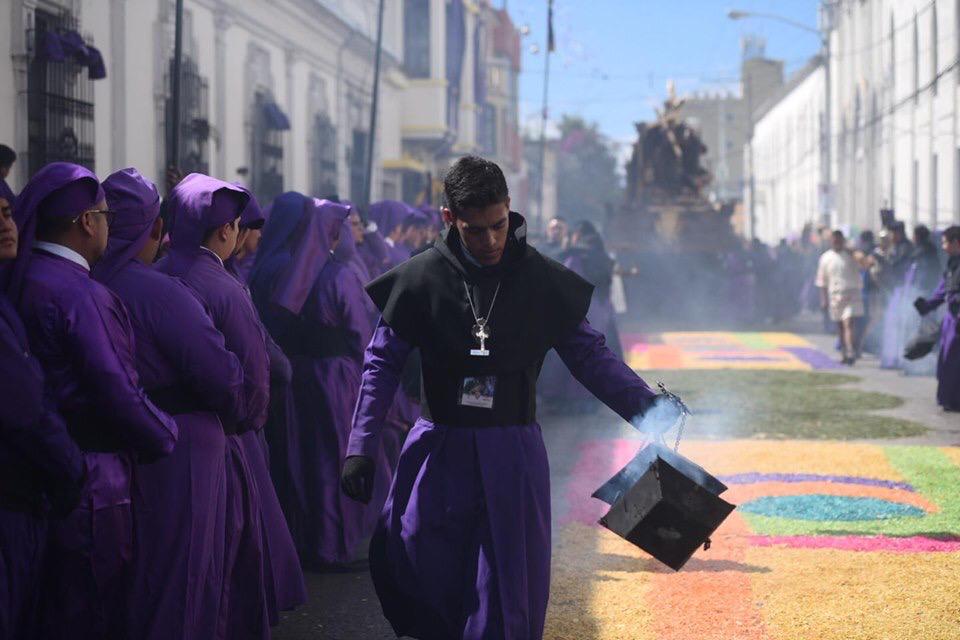 Suspenden cortejos procesionales y entrega de turnos