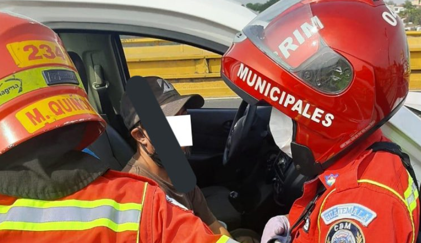 En pleno toque de queda rescatan a hombre que intentó lanzarse del puente El Incienso