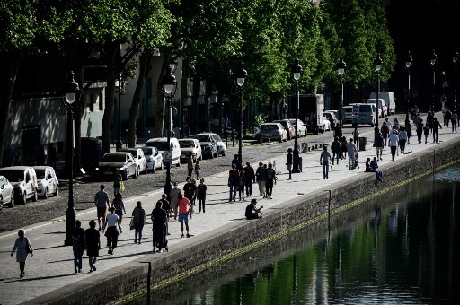 Europa registra menor cifra de muertes en semanas por pandemia y prepara desconfinamiento