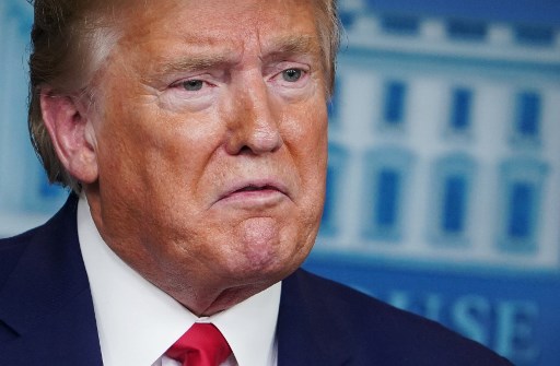 Trump suspenderá migración a EEUU por coronavirus, que causa 170,000 muertes