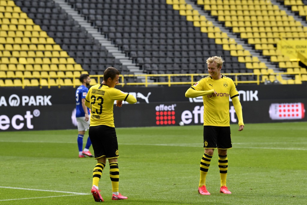 Los jugadores del Borussia Dortmund celebrando sus goles