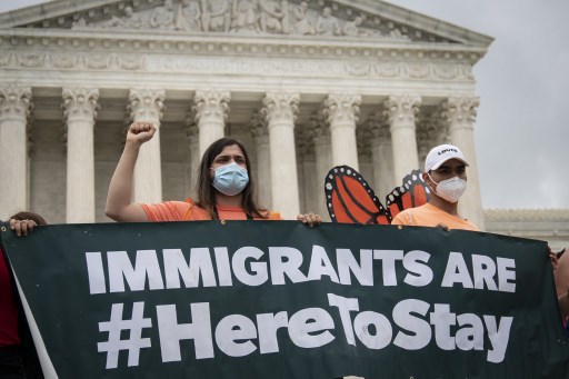 Corte Suprema de EEUU se pronuncia conra Trump y ampara a dreamers